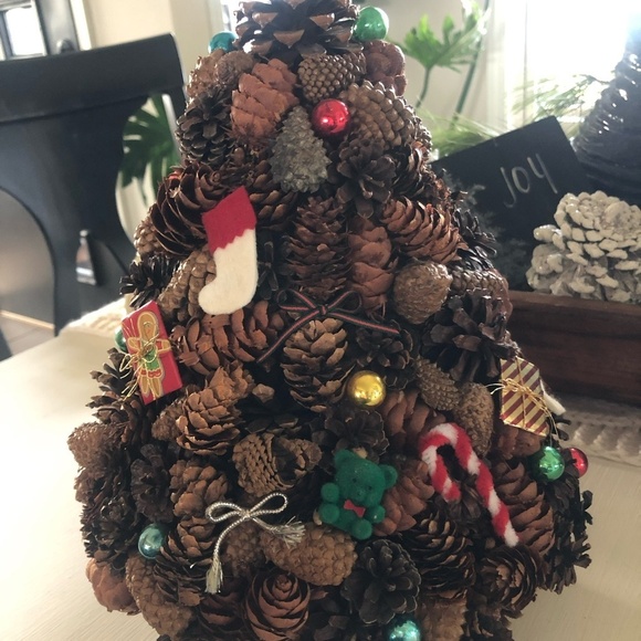 BEAUTIFUL VINTAGE HANDMADE PINECONE CHRISTMAS TREE 12" - Picture 4 of 7